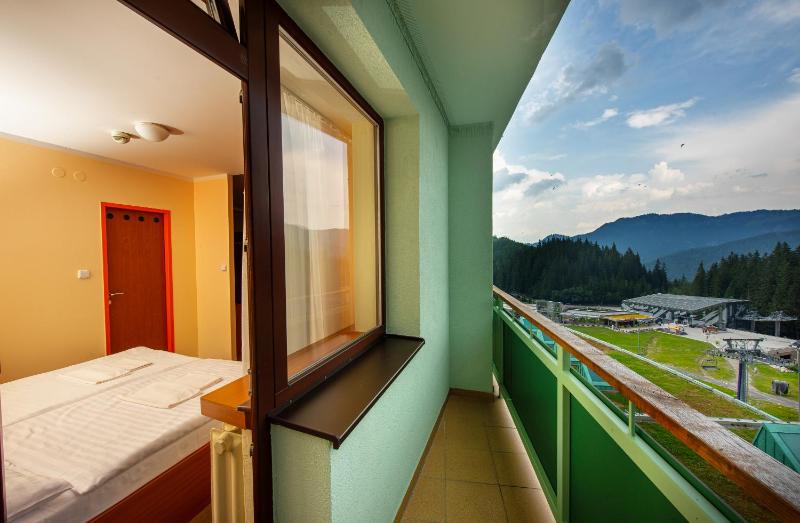 Standard Twin Room image 3