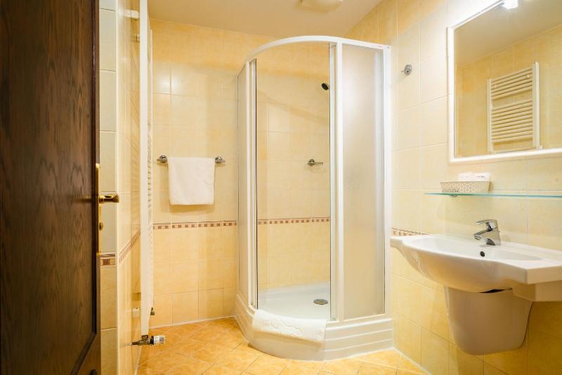 Standard Double Room image 2