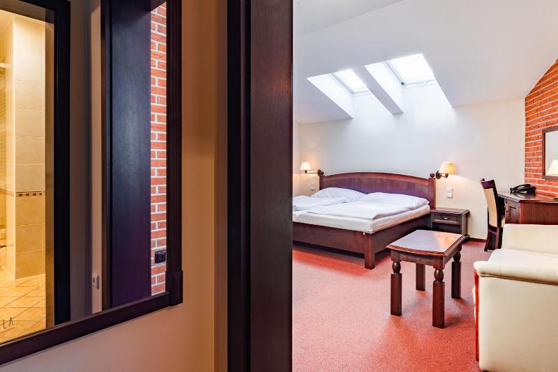 Standard Double Room image 3