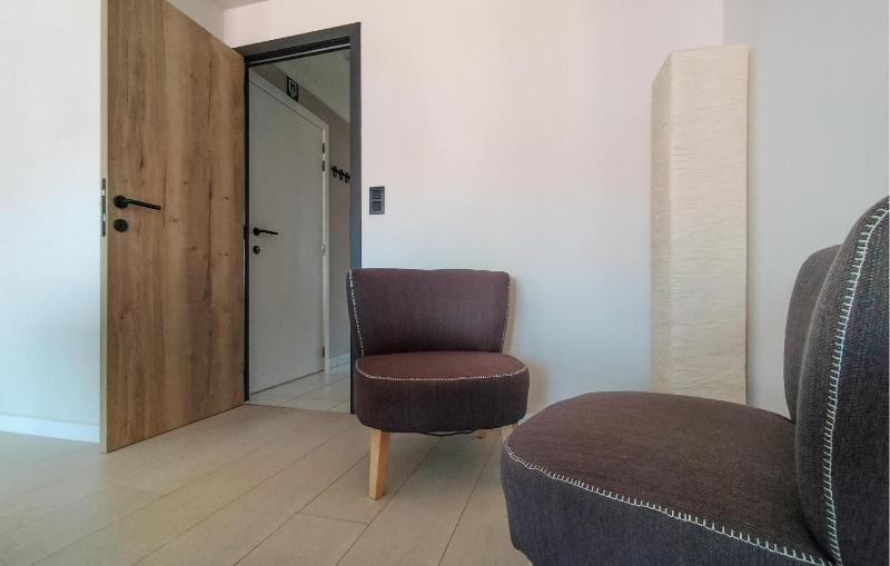Pet Friendly Apartment In Oostende With Wifi - image 15