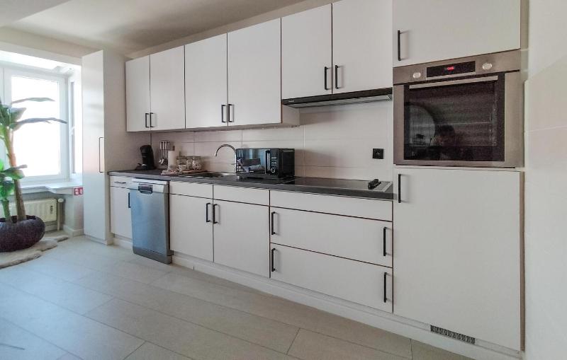 Pet Friendly Apartment In Oostende With Wifi - image 8
