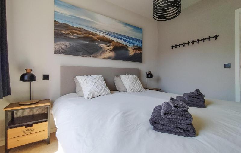 Pet Friendly Apartment In Oostende With Wifi - image 16