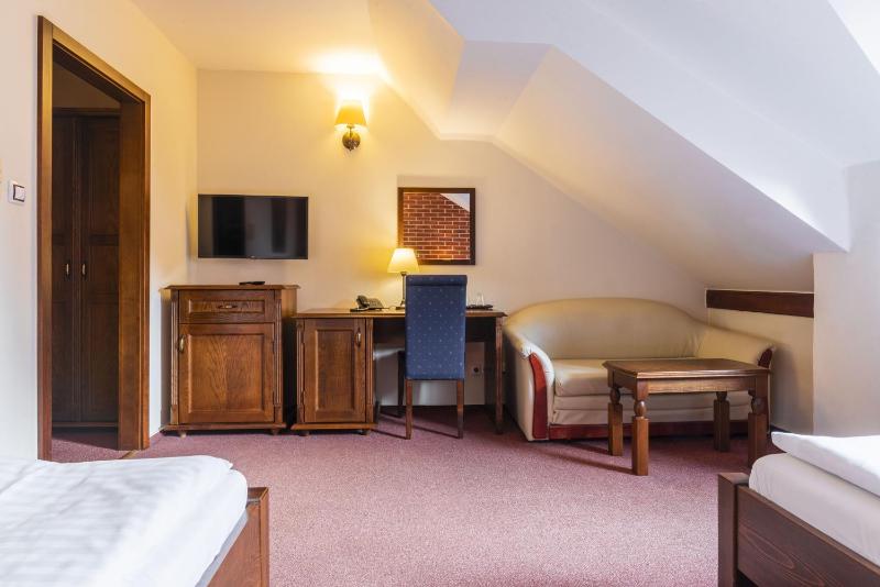 Standard Twin Room image 4
