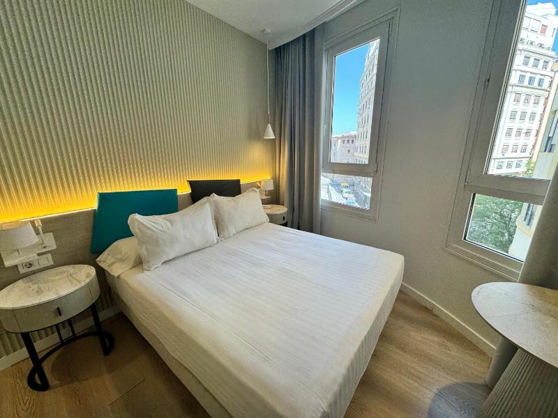 Double or Twin Room image 3