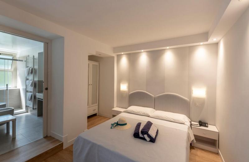 Double Room image 1