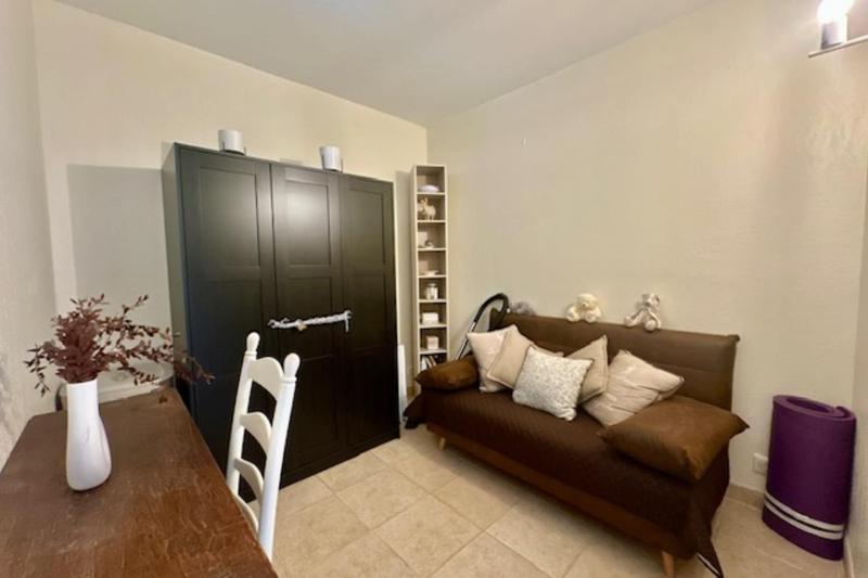 Renovated apartment with balcony - image 16