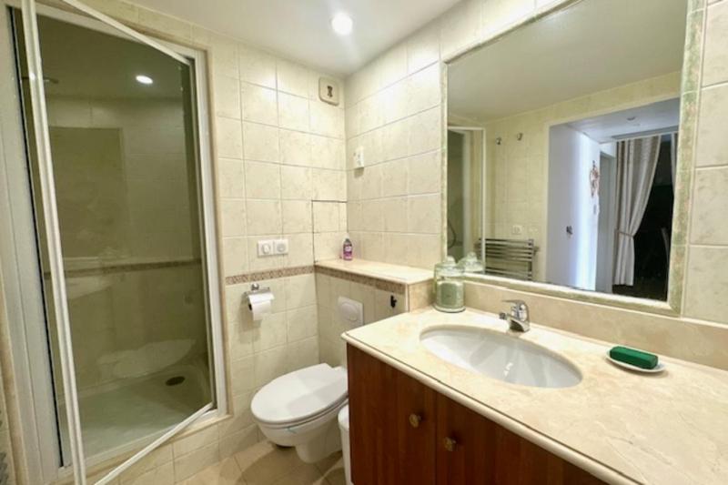 Renovated apartment with balcony - image 20