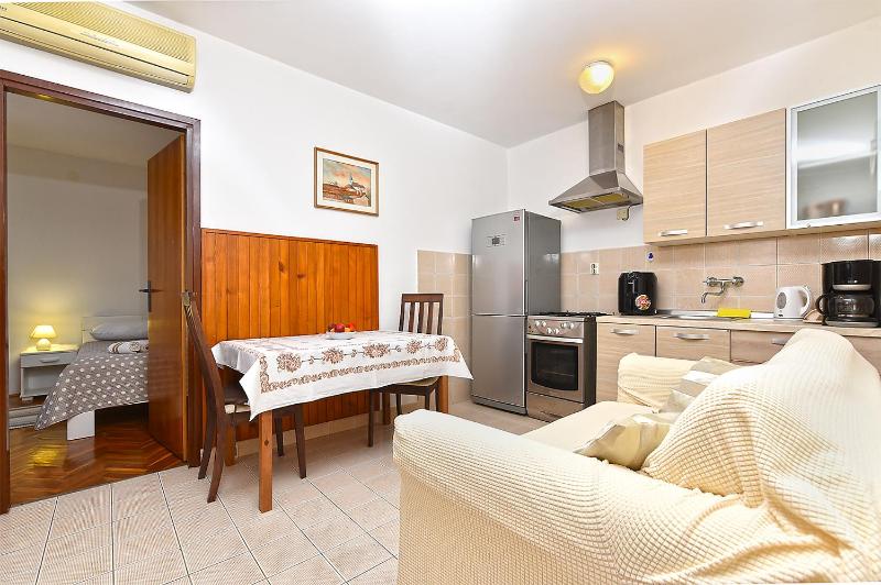 Apartments Marija 2394 - image 2
