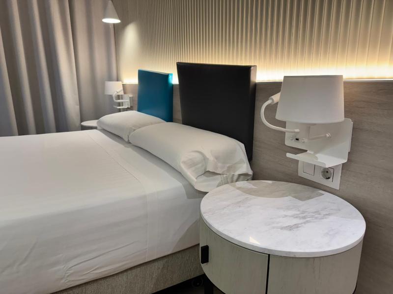 Double or Twin Room image 2