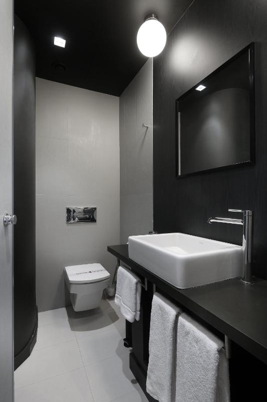 Superior King Room image 4