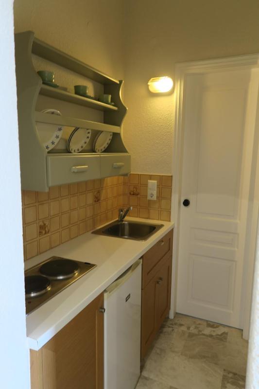 Standard Triple Room with Sea View image 4