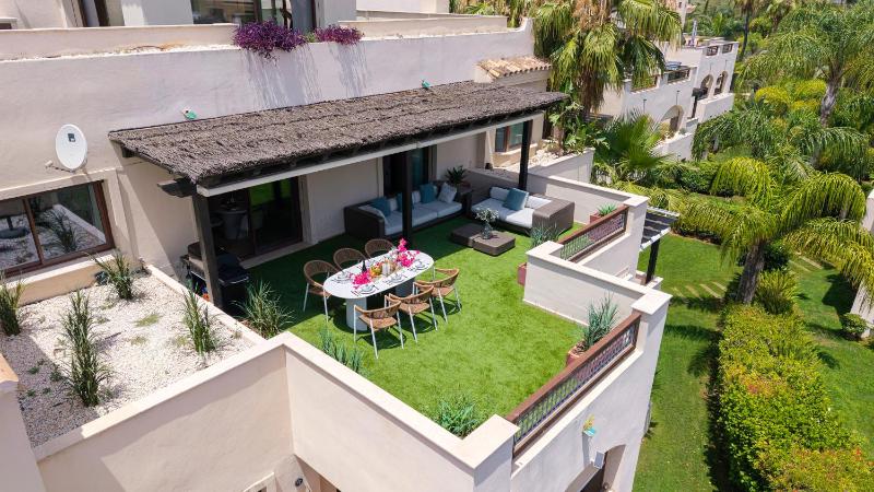 VACATION MARBELLA I Private HEATED Swimming pool Walking distance to Puerto Banus Security 24-7 BBQ Pool Table WiFi - image 16
