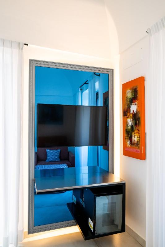 Suite with Sea View image 4