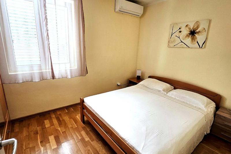 Apartment Loâso Comfy Two BDR Sixty meters to the sea - image 11