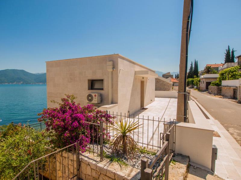 Villa - Beach Front image 2