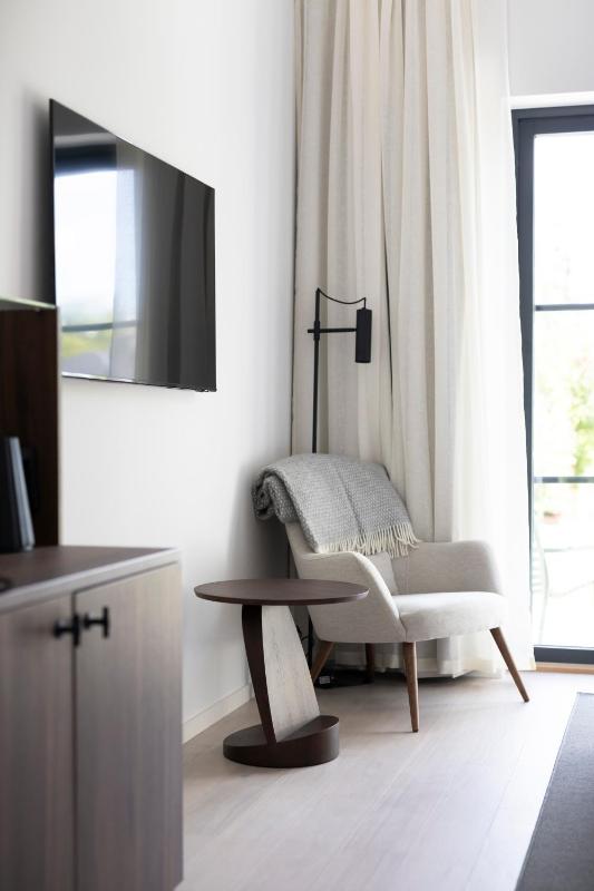 Deluxe Double Room with Castle View image 4
