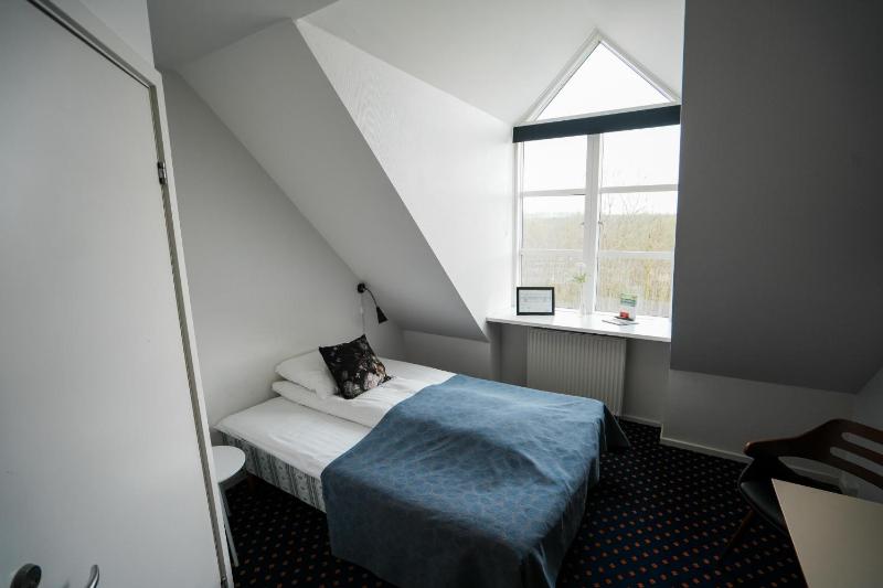 Queen Room image 1