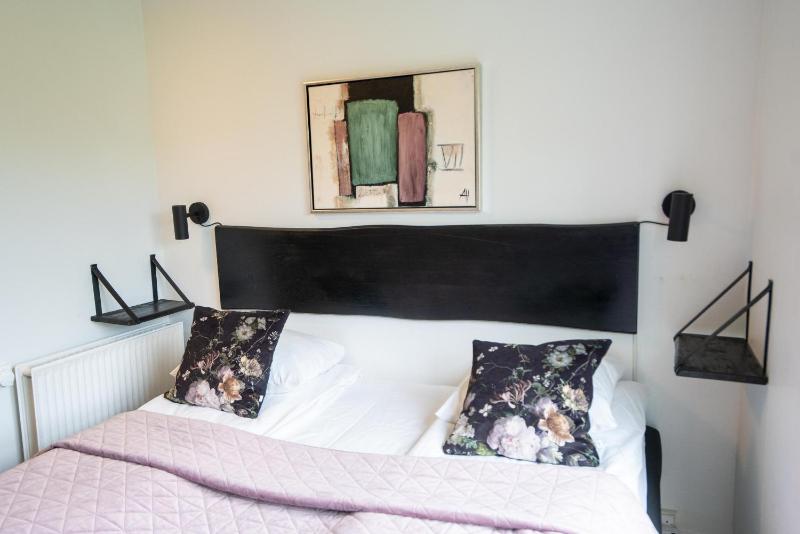 Standard Double Room image 4