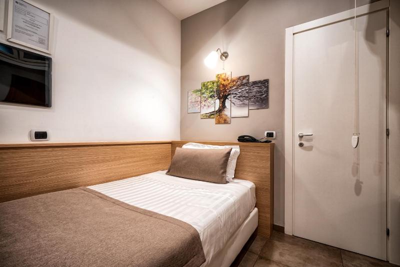 Comfort Single Room image 3