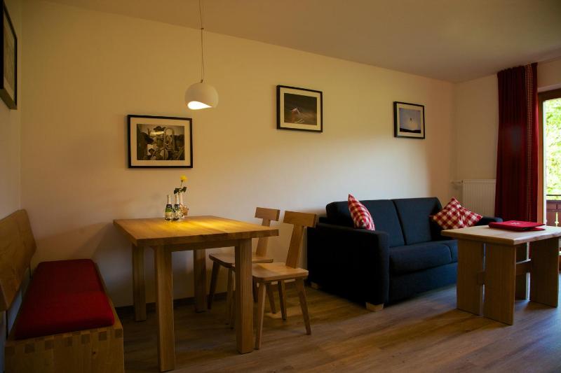 Superior Double Room with Balcony image 4
