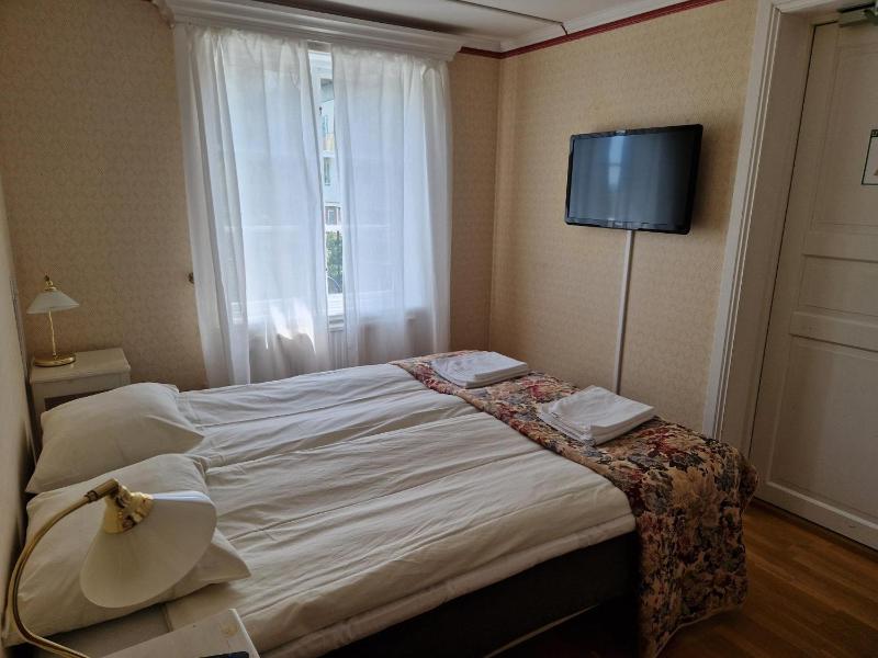 Double Room image 1