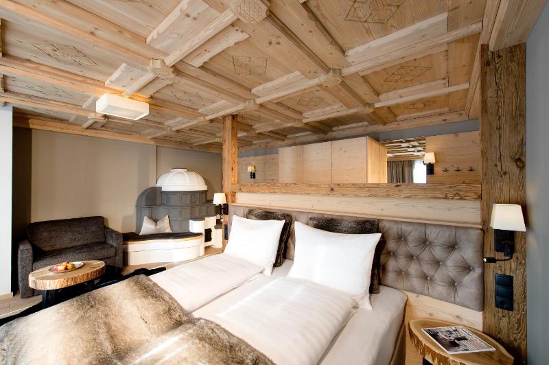 Luxury Suite image 4