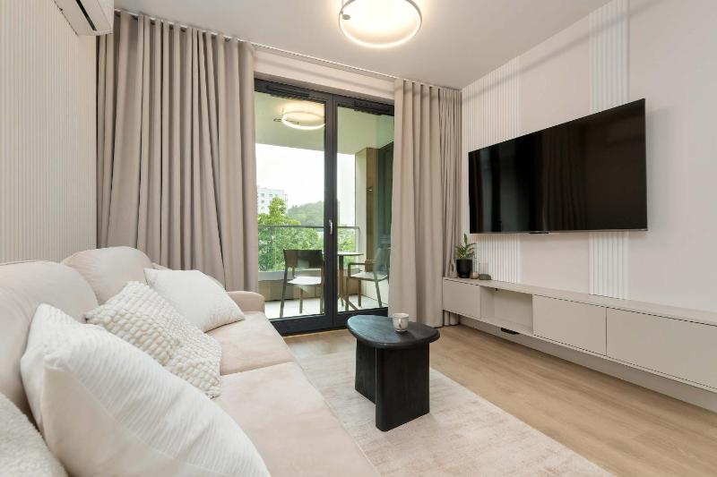 Luxury Apartment with Parking and Air Conditioning in Sopot by Renters Prestige - image 22