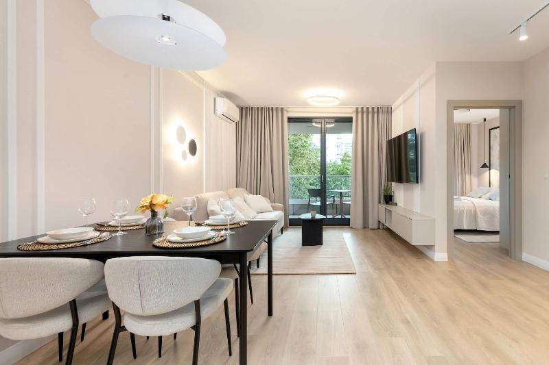 Luxury Apartment with Parking and Air Conditioning in Sopot by Renters Prestige - image 12
