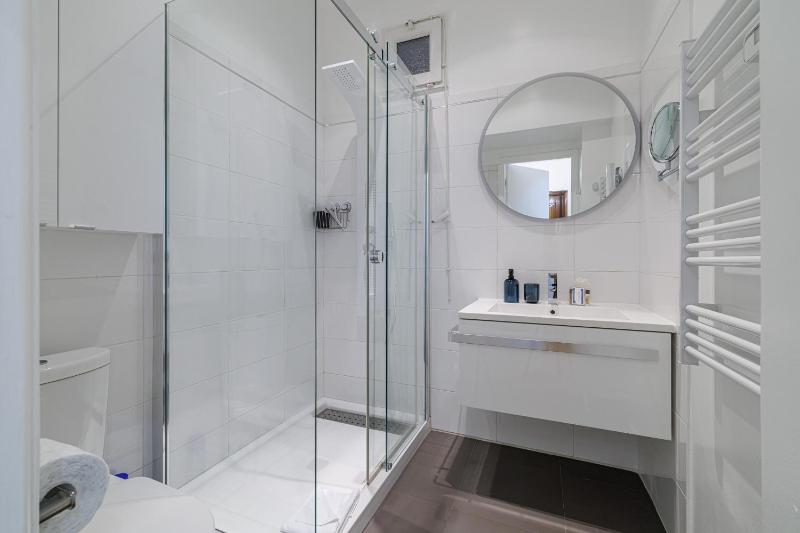 Capitol Close To The Beach - Happy Rentals - image 5