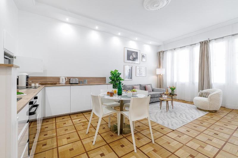 Capitol Close To The Beach - Happy Rentals - image 3
