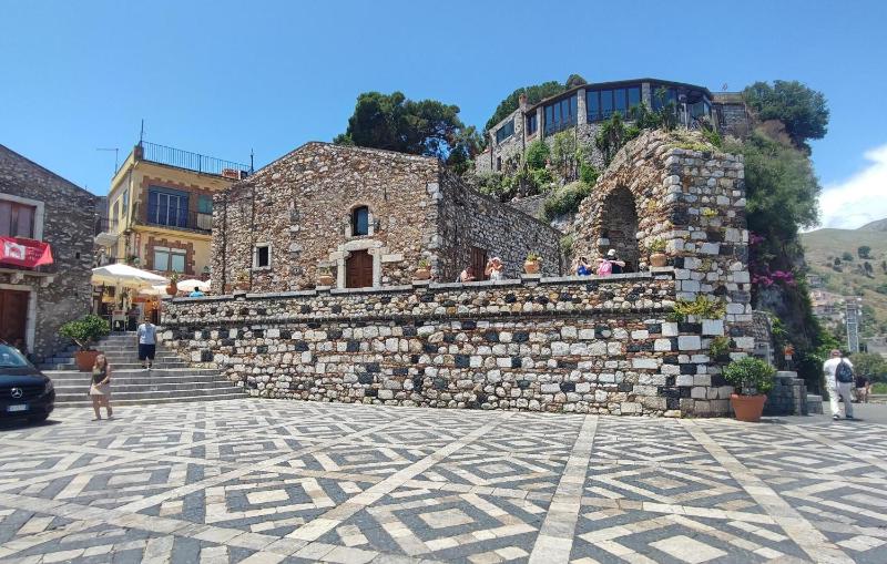 1 Bedroom Gorgeous Apartment In Castelmola - image 14