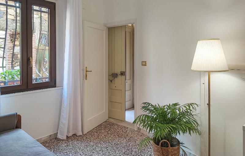 1 Bedroom Gorgeous Apartment In Castelmola - image 12
