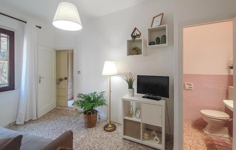 1 Bedroom Gorgeous Apartment In Castelmola - image 26