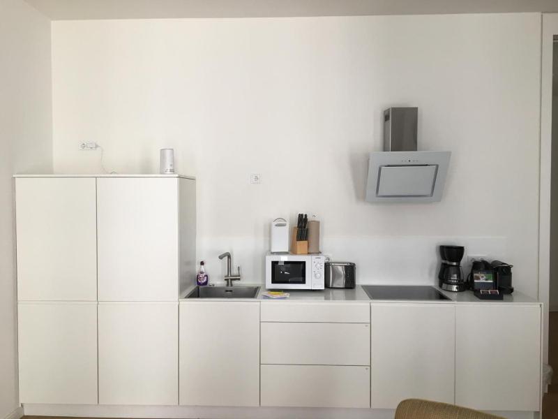 One-Bedroom Apartment image 4