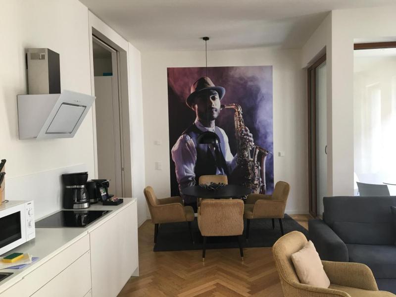 One-Bedroom Apartment image 3