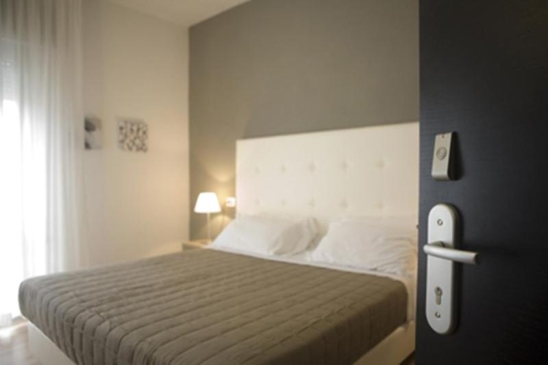 Double or Twin Room image 2