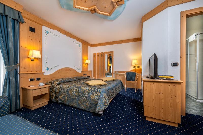 Superior Double or Twin Room image 3