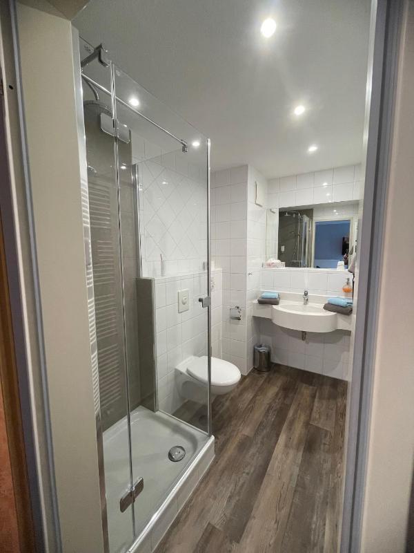 One-Bedroom Apartment image 4