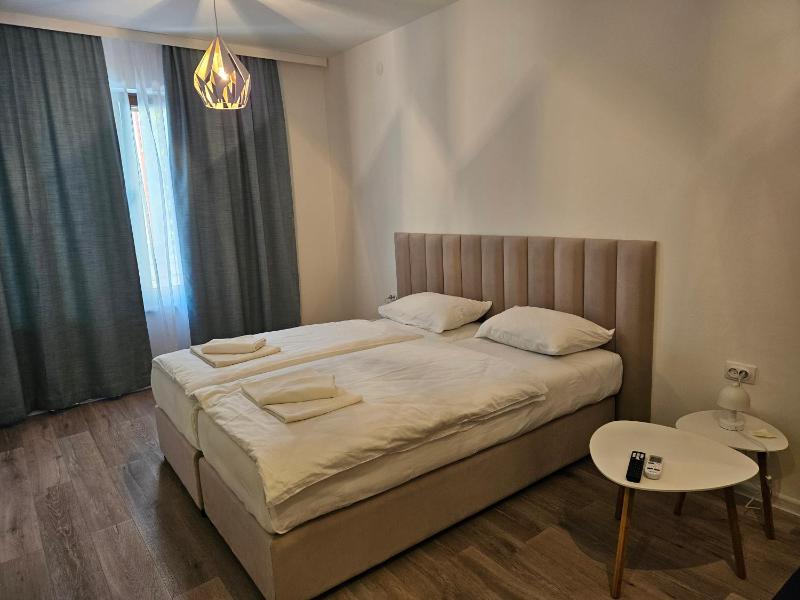 Triple Room with Shower image 3