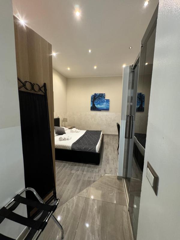 King Room image 4