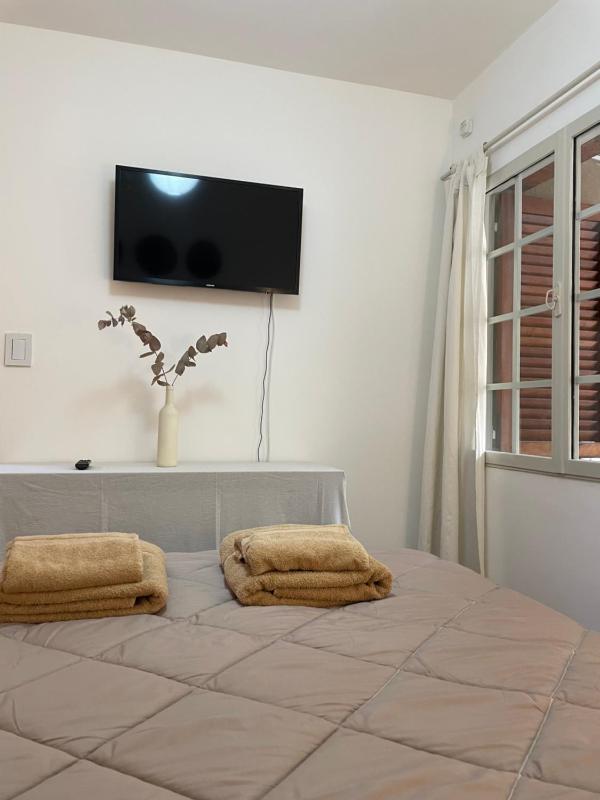 Departamento PB patio y asador privados - NUEVO SERVICIO Estacionamiento 24hs INCLUIDO no camioneta- Cerca de hotel Quinto Centenario Nuevocentro shopping Hospital Clinicas y Club Universitario Córdoba Sede central - image 19