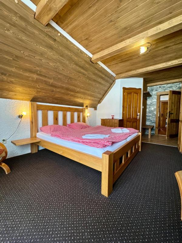 Double or Twin Room image 3