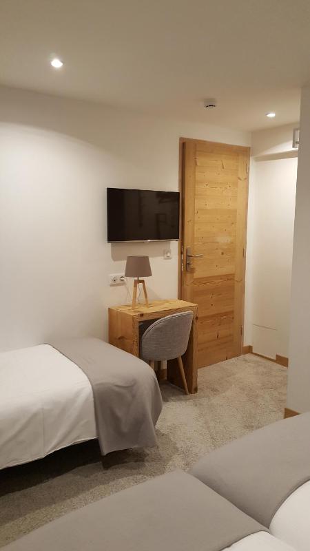 Superior Triple Room image 2