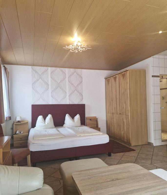 Comfort Family Room image 3