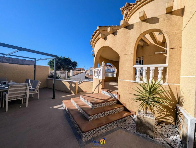 Villamartin Garden Escape with private pool VM51 - image 16