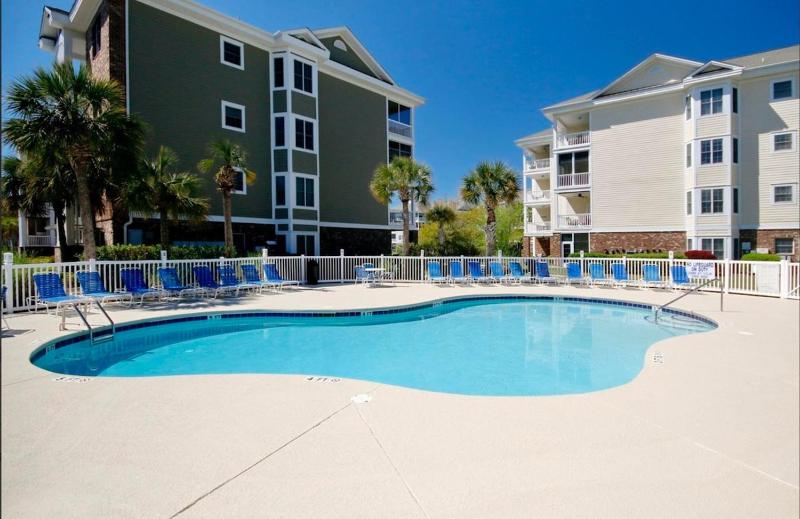 Gorgeous top floor 3BR condo at Magnolia Pointe - image 3