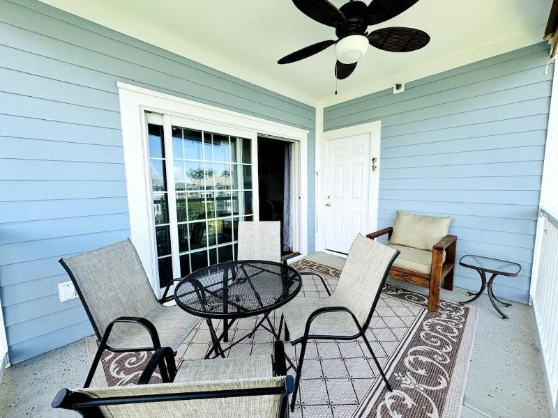 Gorgeous top floor 3BR condo at Magnolia Pointe - image 15