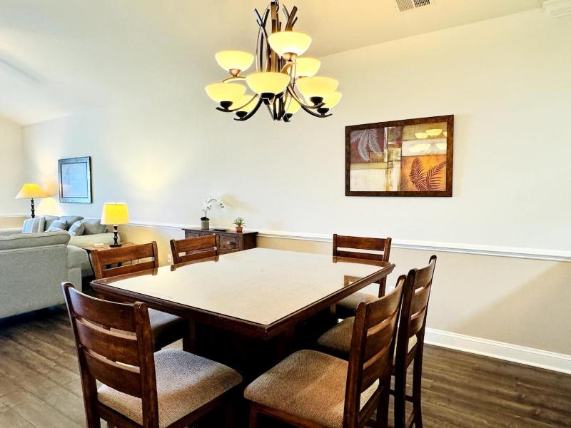 Gorgeous top floor 3BR condo at Magnolia Pointe - image 28