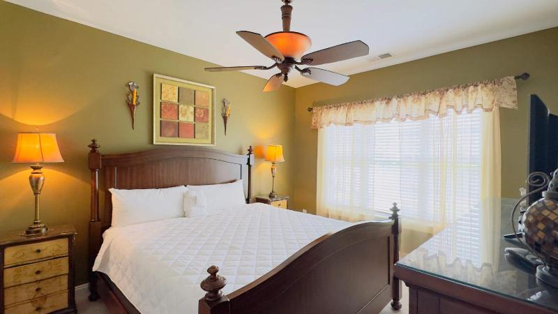 Lovely First floor 2BR condo - image 23