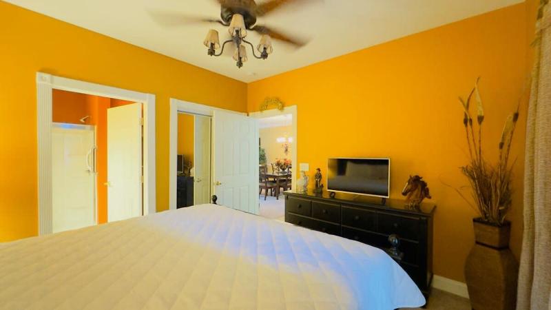 Lovely First floor 2BR condo - image 30